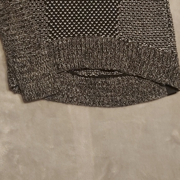 IVIVVA (by Lululemon) Sweater - Picture 4 of 6